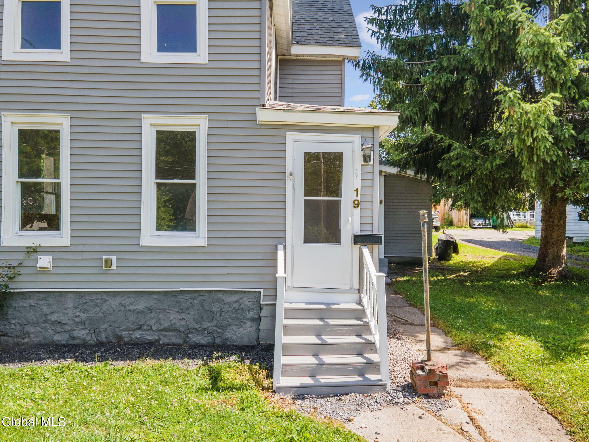 19 Matthew Street Johnstown NY 12095