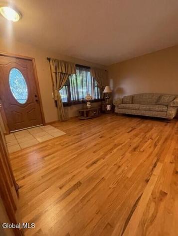 14 Glen Dr Drive Troy NY 12180