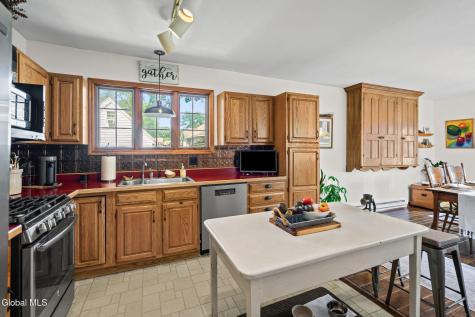 1176 Dean Street Schenectady NY 12309