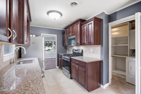 9 Mayhall Street Colonie NY 12205
