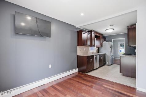 9 Mayhall Street Colonie NY 12205