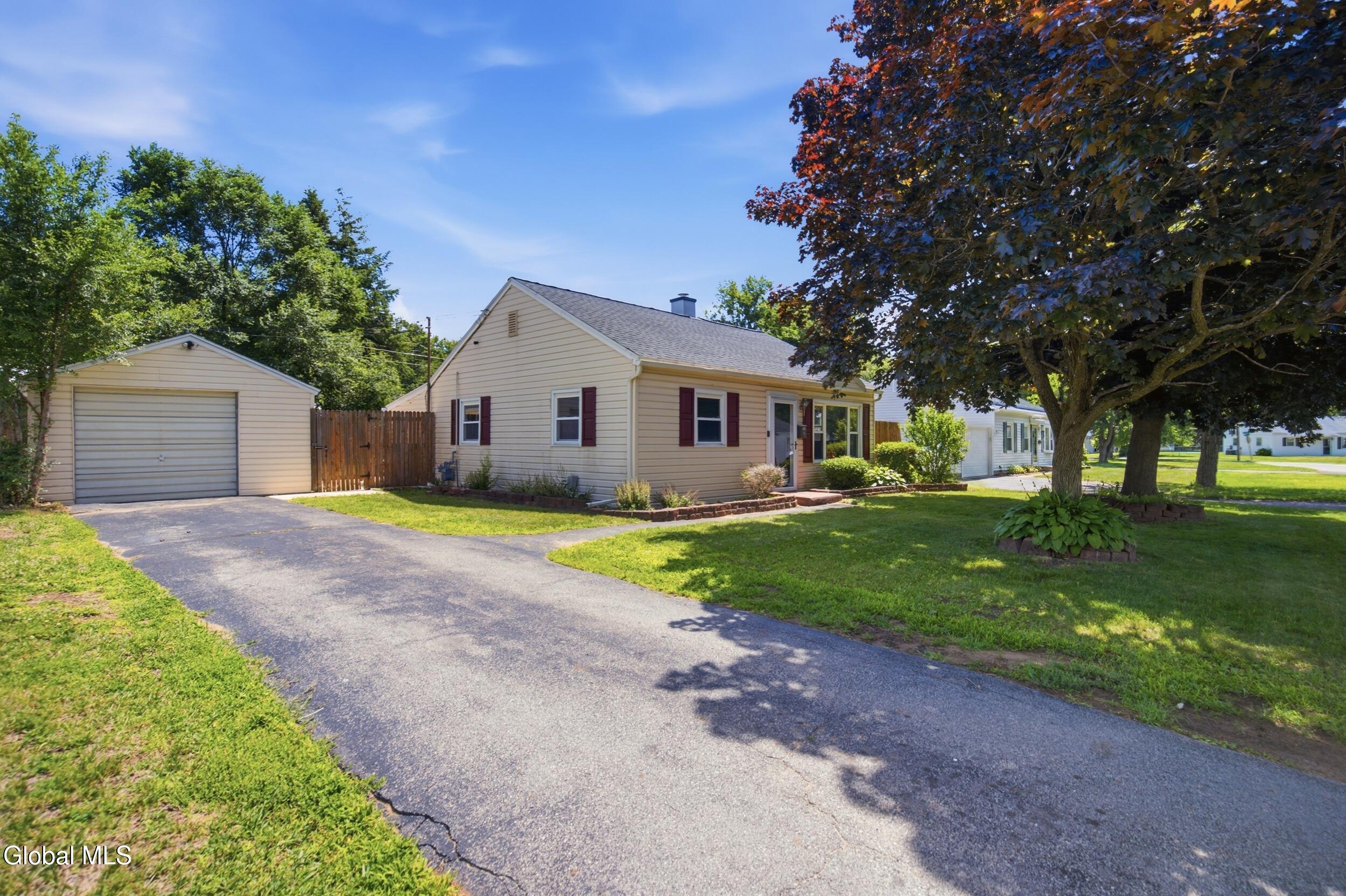 9 Mayhall Street Colonie NY 12205