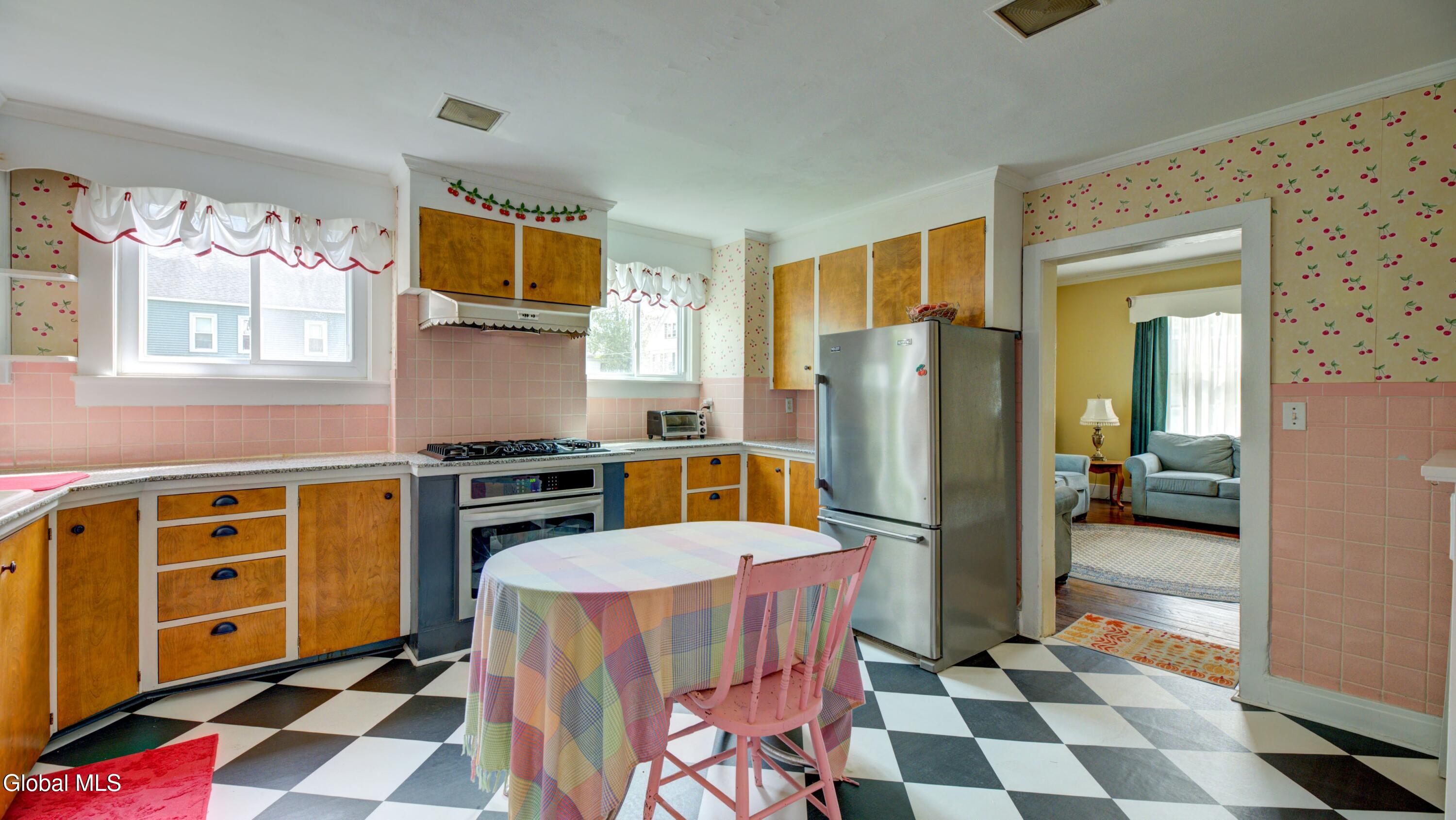 112 Pleasant Avenue Johnstown NY 12095