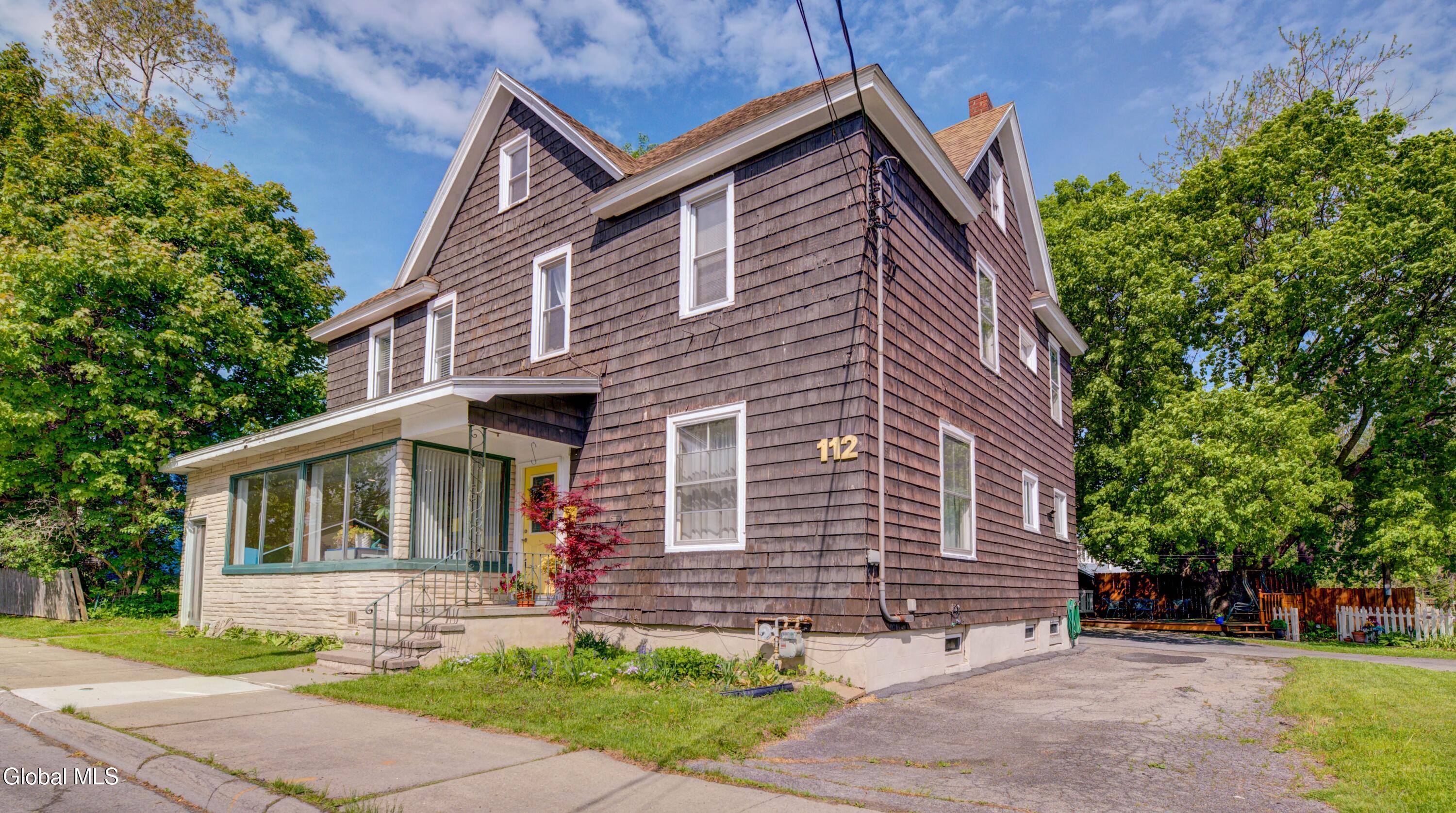 112 Pleasant Avenue Johnstown NY 12095