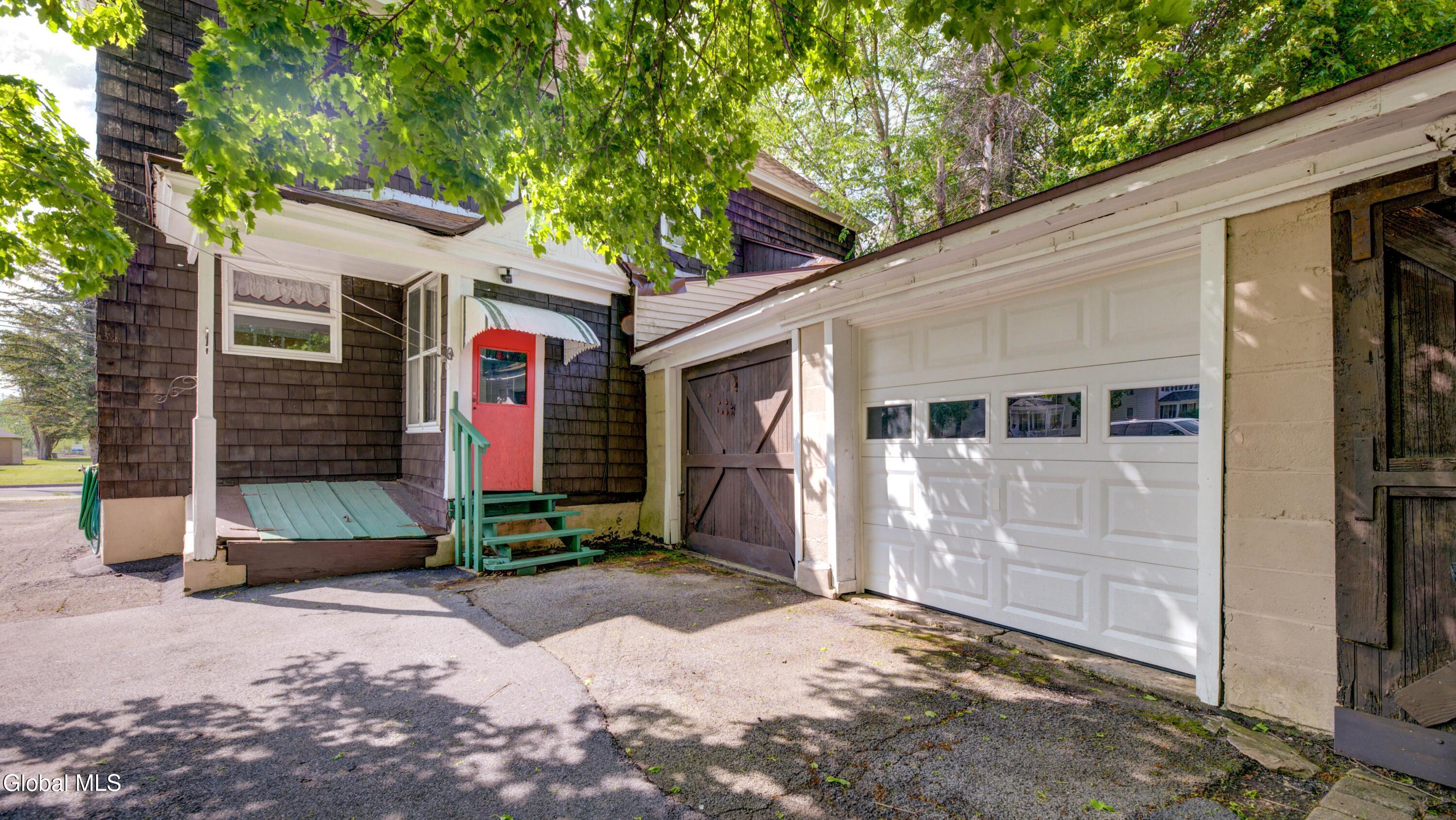 112 Pleasant Avenue Johnstown NY 12095