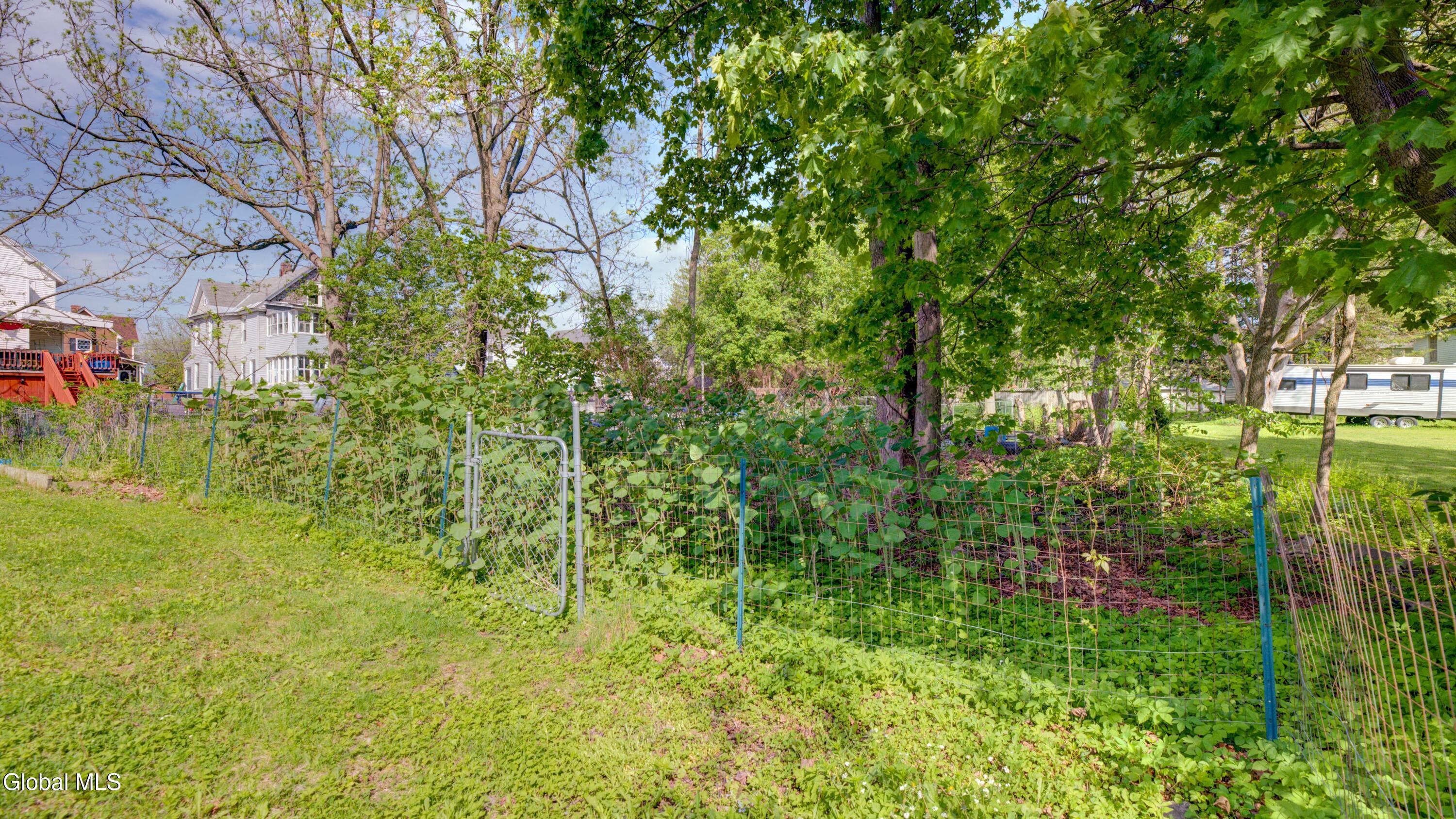 112 Pleasant Avenue Johnstown NY 12095