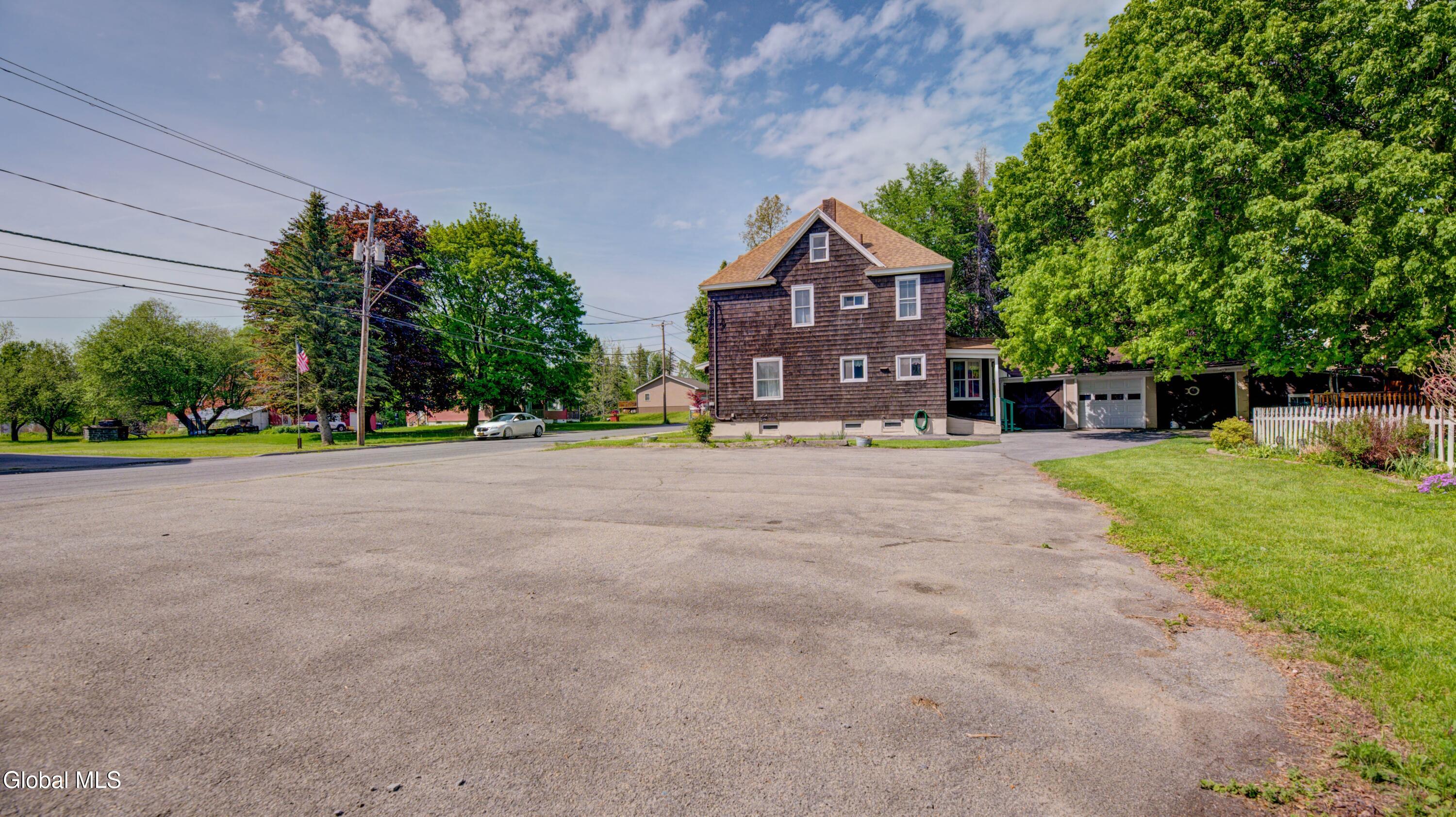 112 Pleasant Avenue Johnstown NY 12095