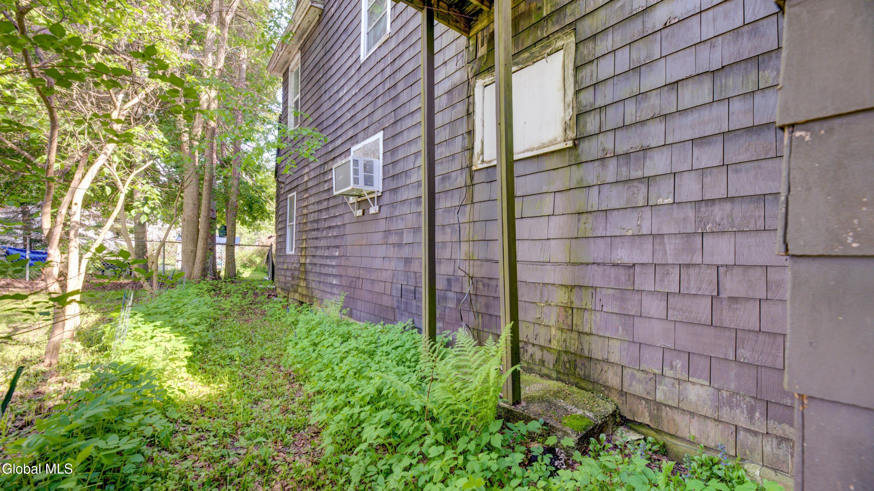 112 Pleasant Avenue Johnstown NY 12095