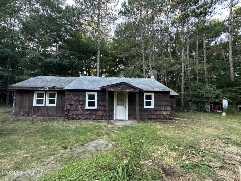 95 Garner Road Sand Lake NY 12018