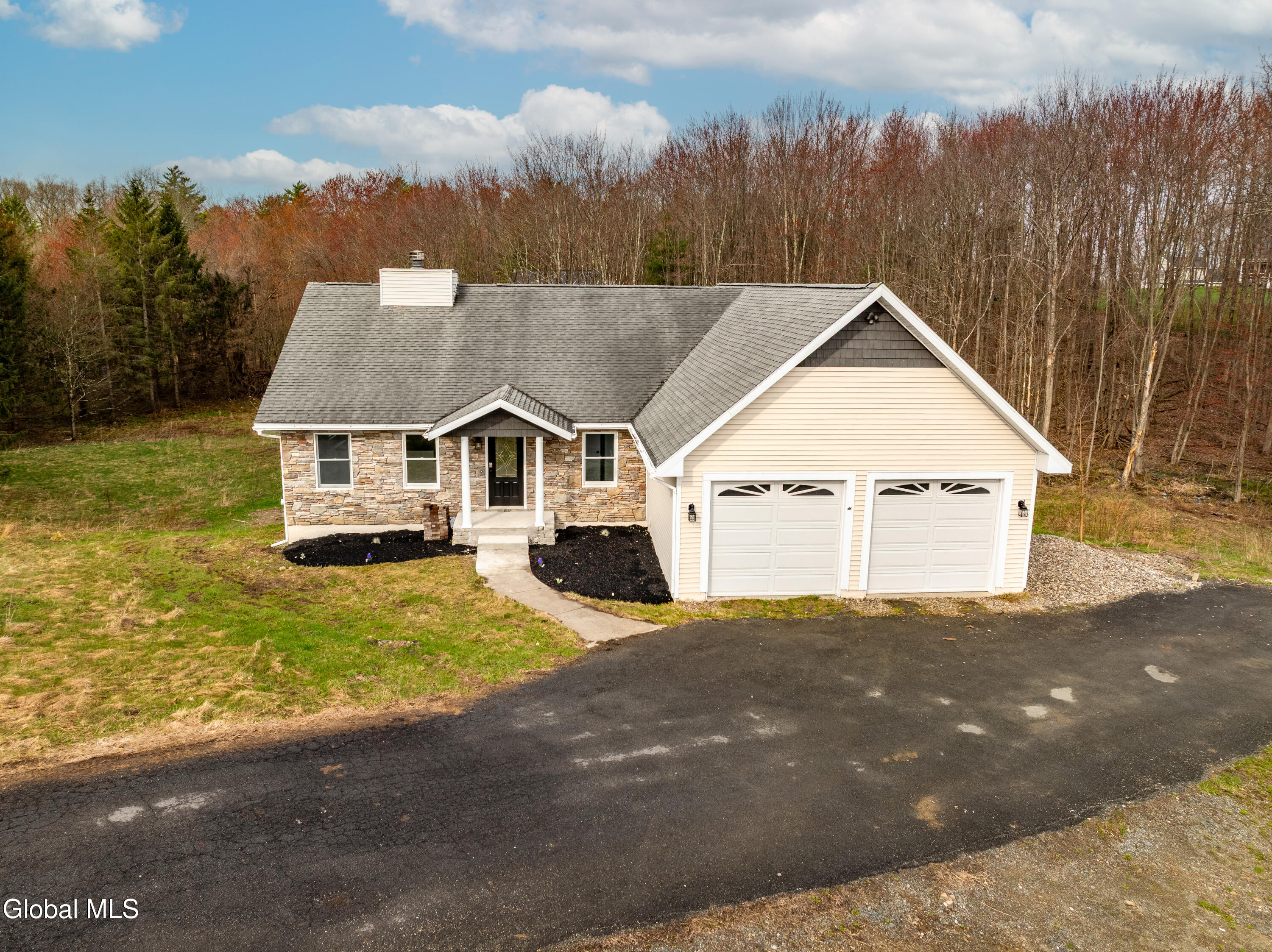 14 Fiddlers Lane Averill Park NY 12018