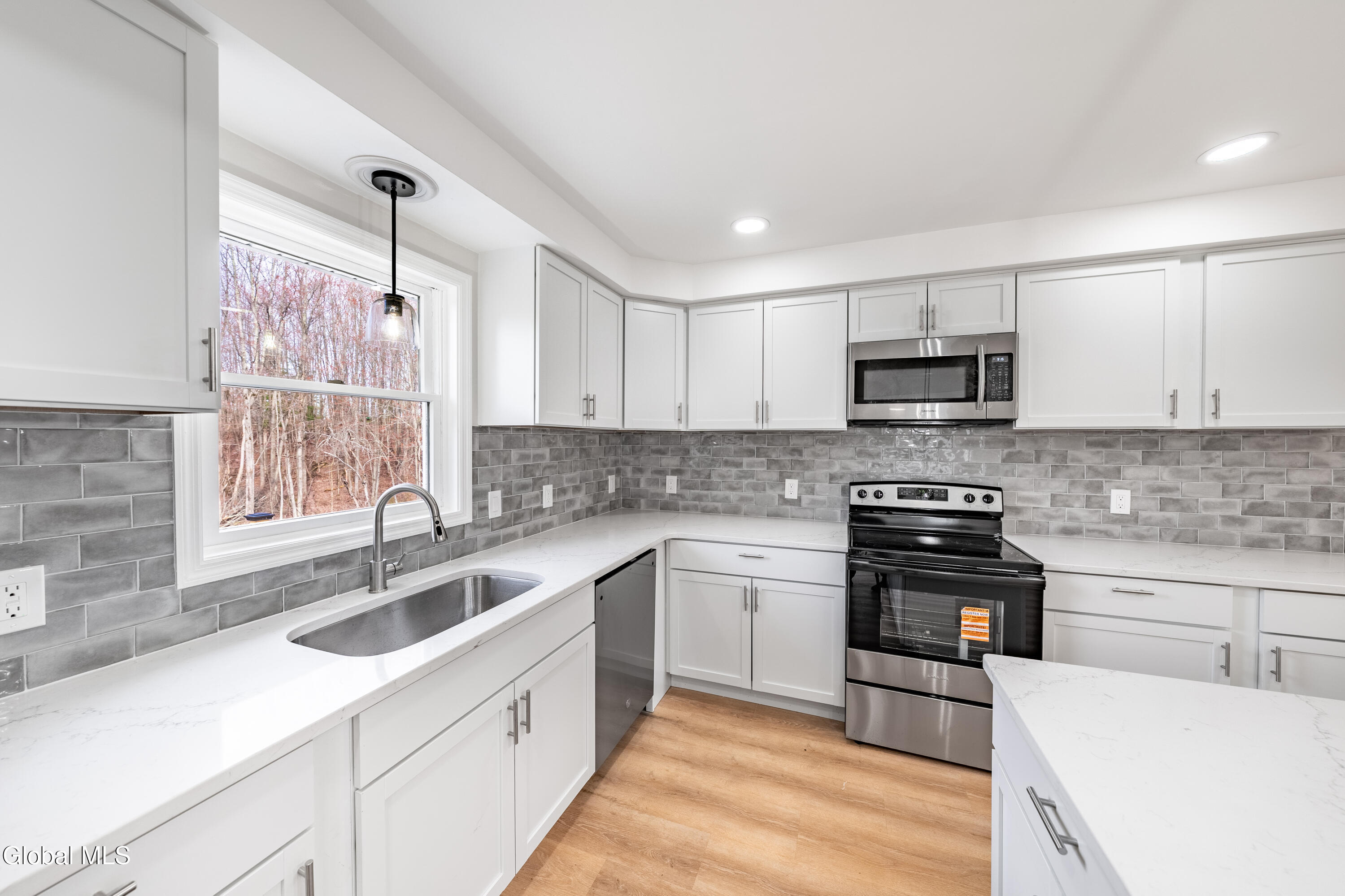 14 Fiddlers Lane Averill Park NY 12018