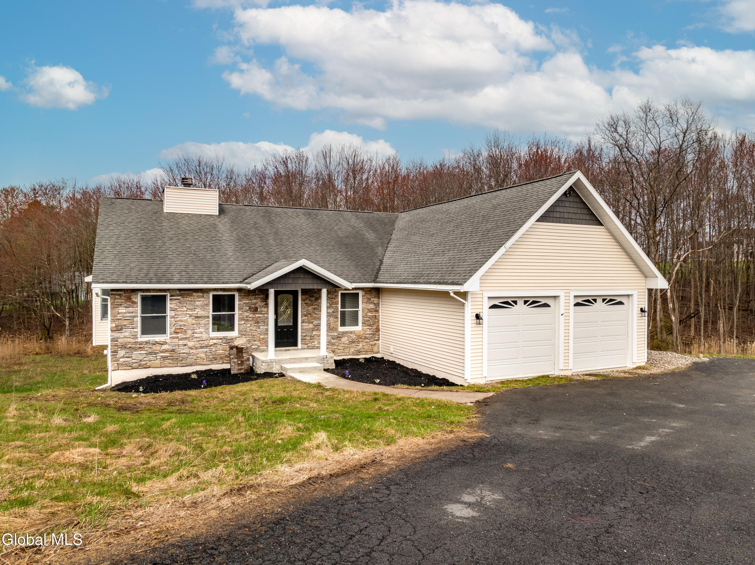 14 Fiddlers Lane Averill Park NY 12018