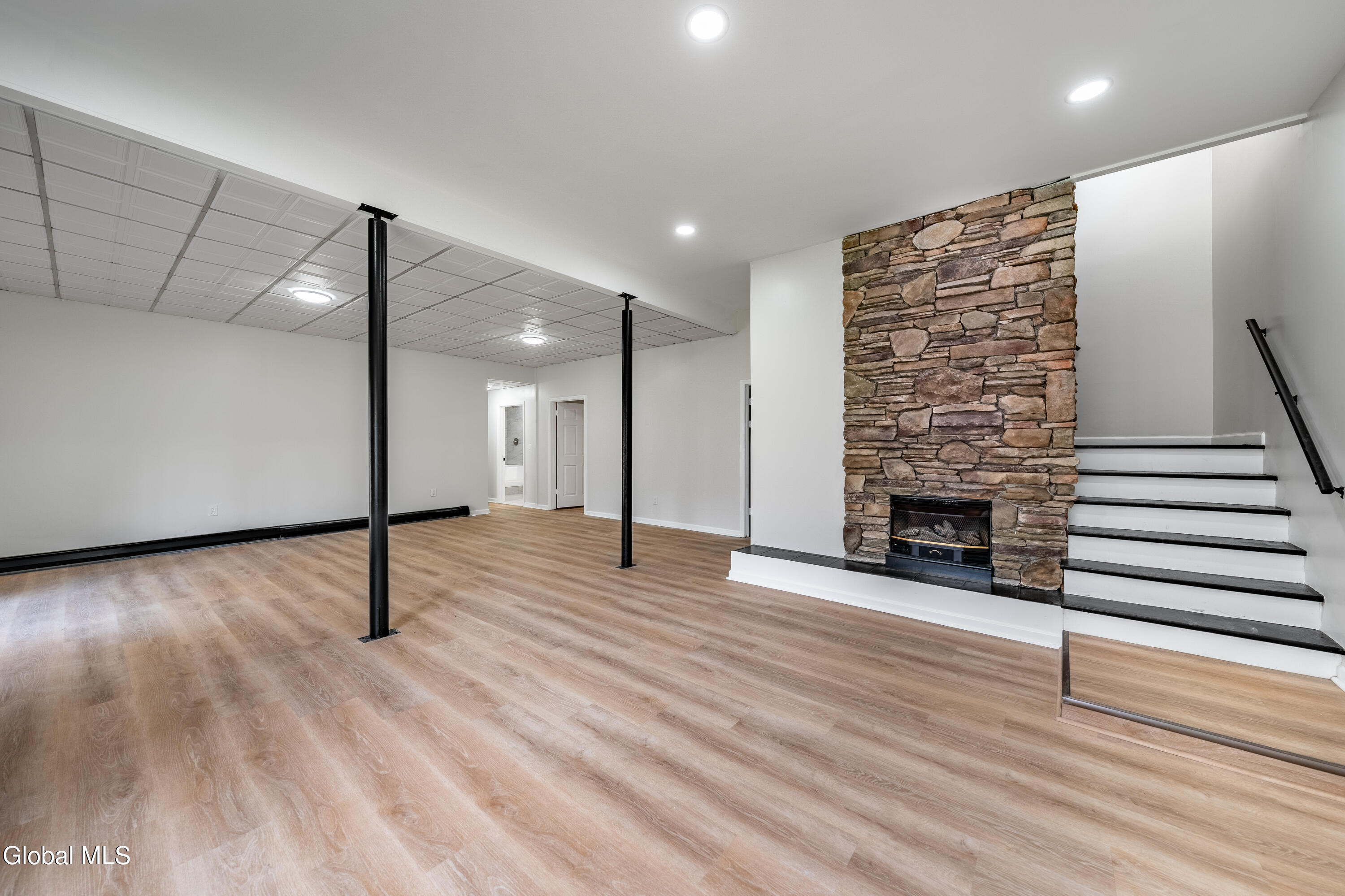 14 Fiddlers Lane Averill Park NY 12018