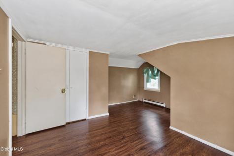 1048 Inner Drive Schenectady NY 12303