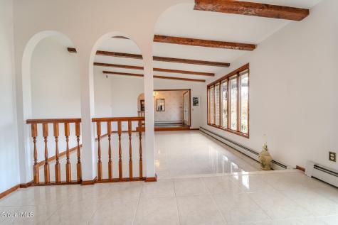 15 Huntleigh Drive Loudonville NY 12211