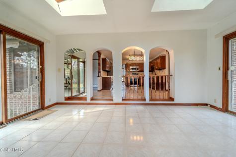 15 Huntleigh Drive Loudonville NY 12211