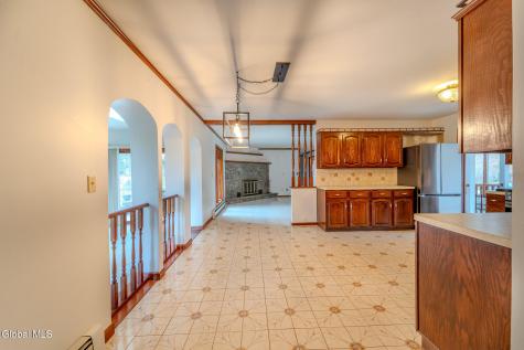 15 Huntleigh Drive Loudonville NY 12211