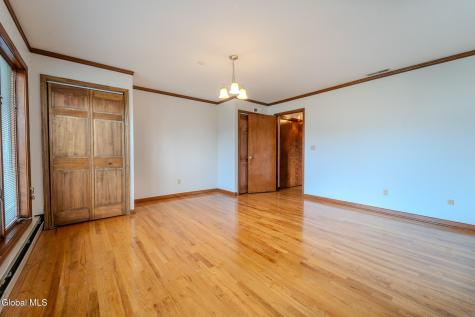 15 Huntleigh Drive Loudonville NY 12211