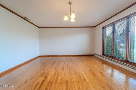 15 Huntleigh Drive Loudonville NY 12211