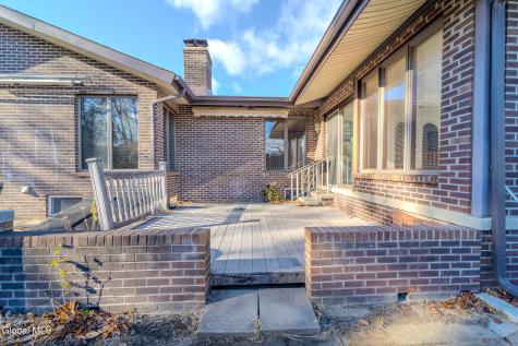 15 Huntleigh Drive Loudonville NY 12211