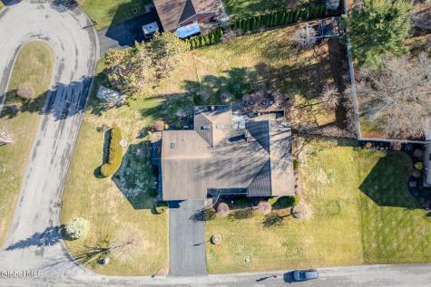 15 Huntleigh Drive Loudonville NY 12211