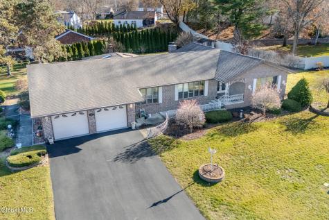 15 Huntleigh Drive Loudonville NY 12211