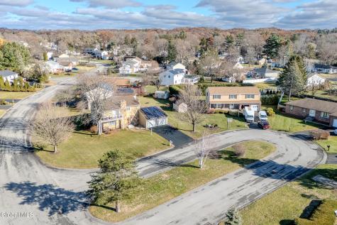 15 Huntleigh Drive Loudonville NY 12211