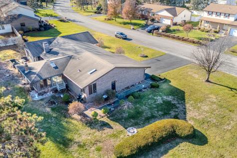 15 Huntleigh Drive Loudonville NY 12211