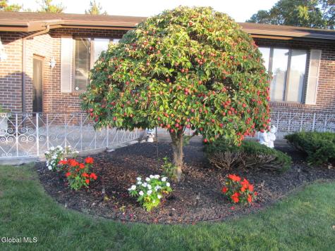 15 Huntleigh Drive Loudonville NY 12211