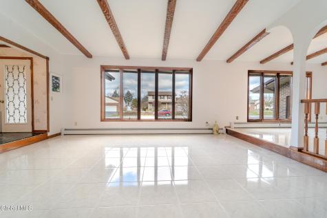 15 Huntleigh Drive Loudonville NY 12211