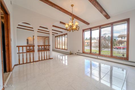 15 Huntleigh Drive Loudonville NY 12211