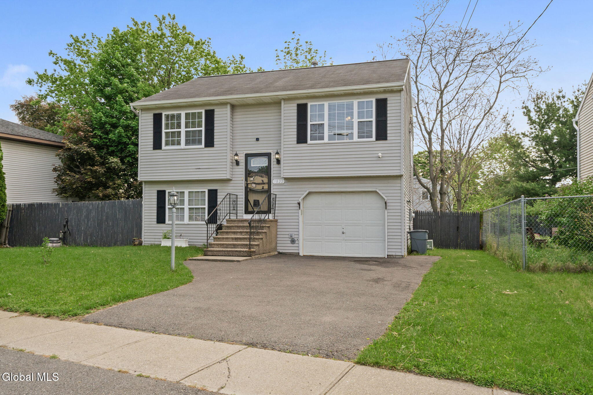 1822 Avenue B Watervliet NY 12189