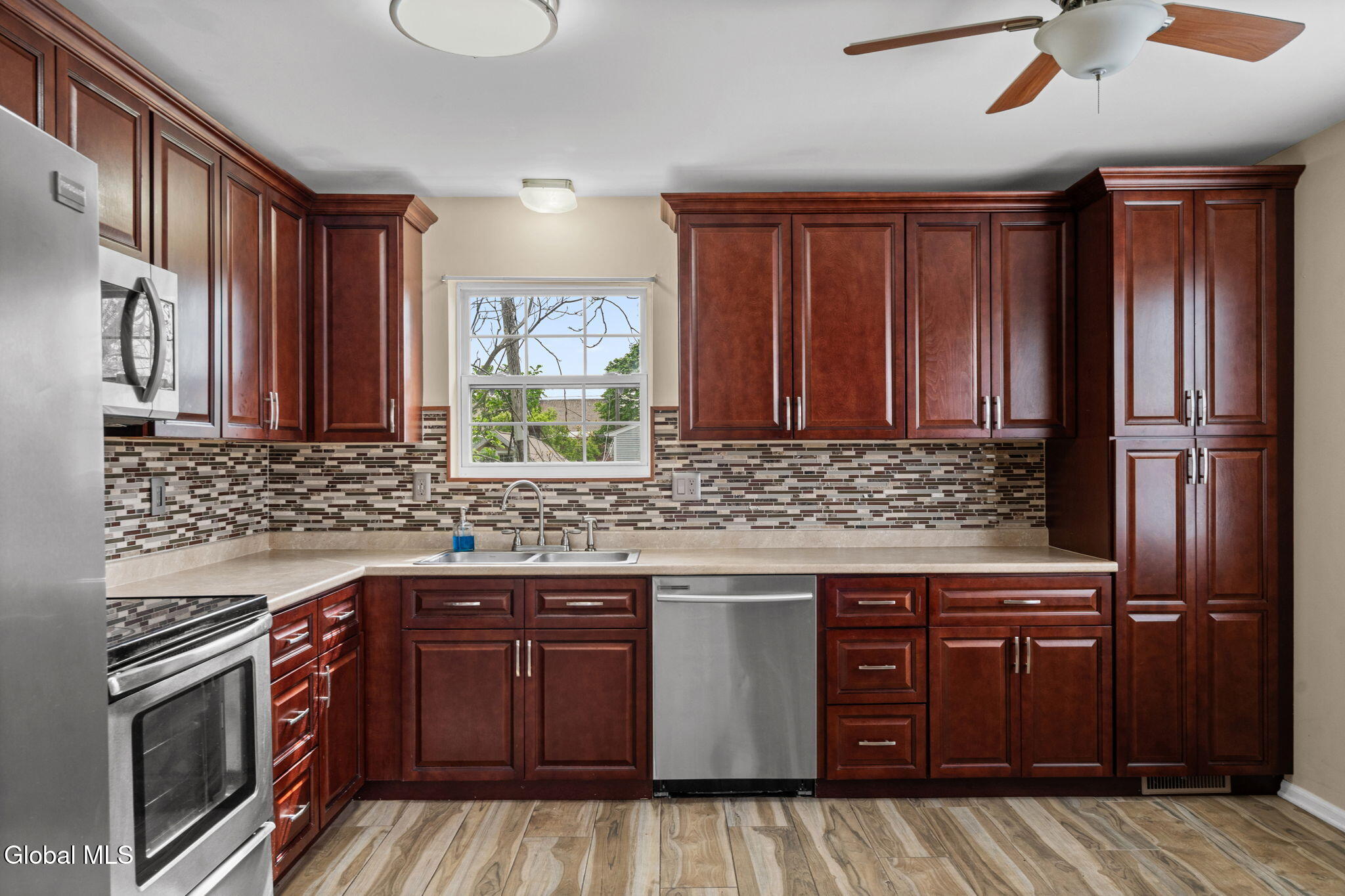1822 Avenue B Watervliet NY 12189
