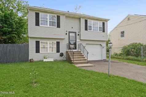 1822 Avenue B Watervliet NY 12189