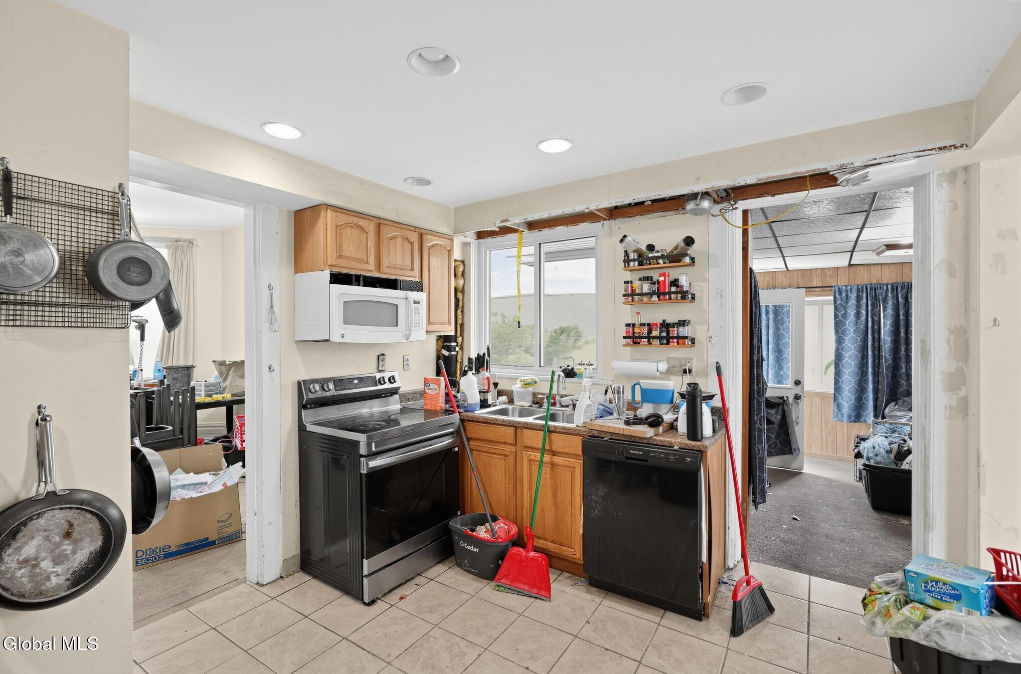 54 Saratoga Avenue Waterford NY 12188