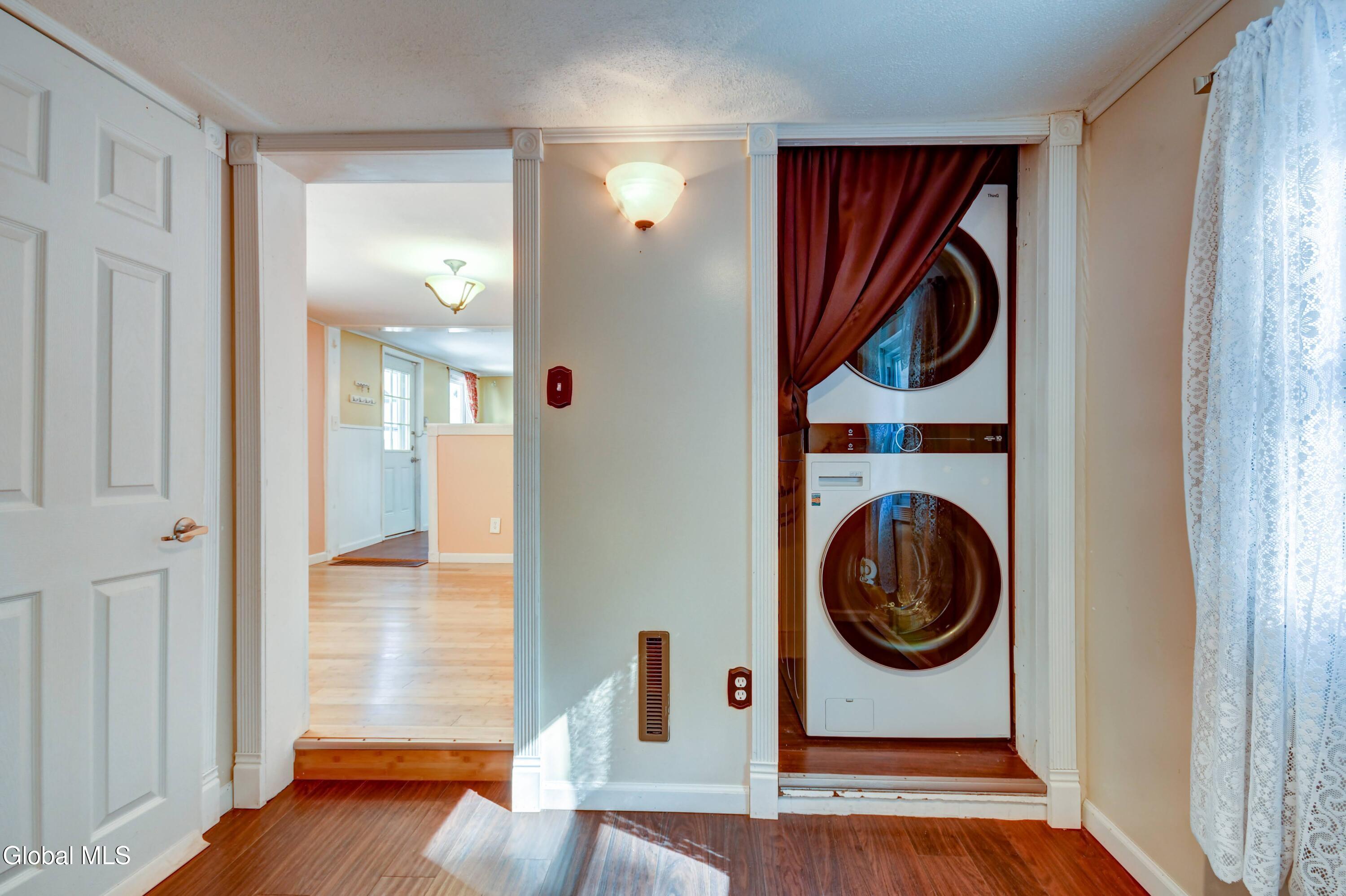 1617 7th Avenue Schenectady NY 12303