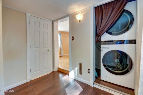 1617 7th Avenue Schenectady NY 12303