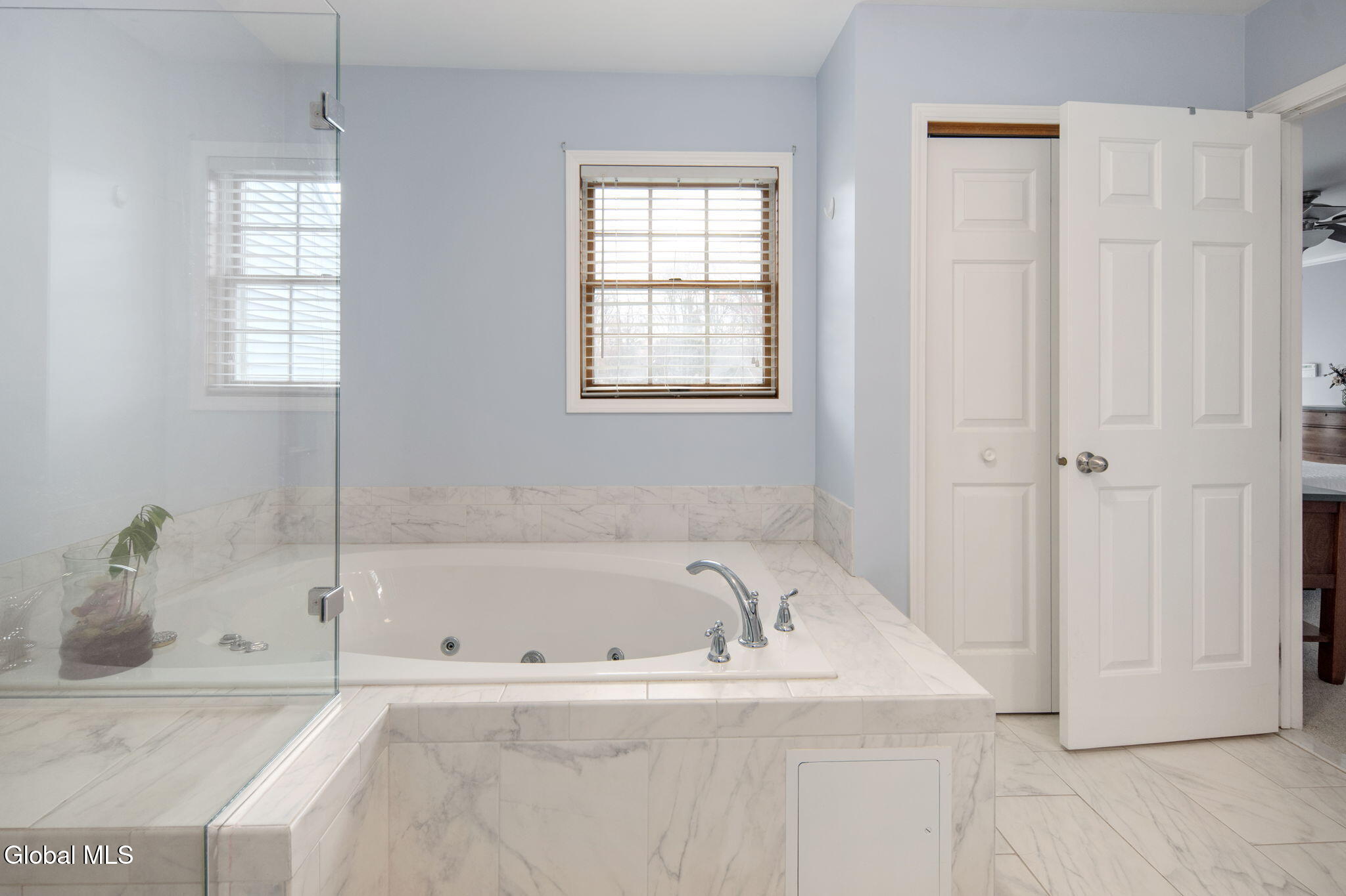 18 Hiawatha Drive Clifton Park NY 12065