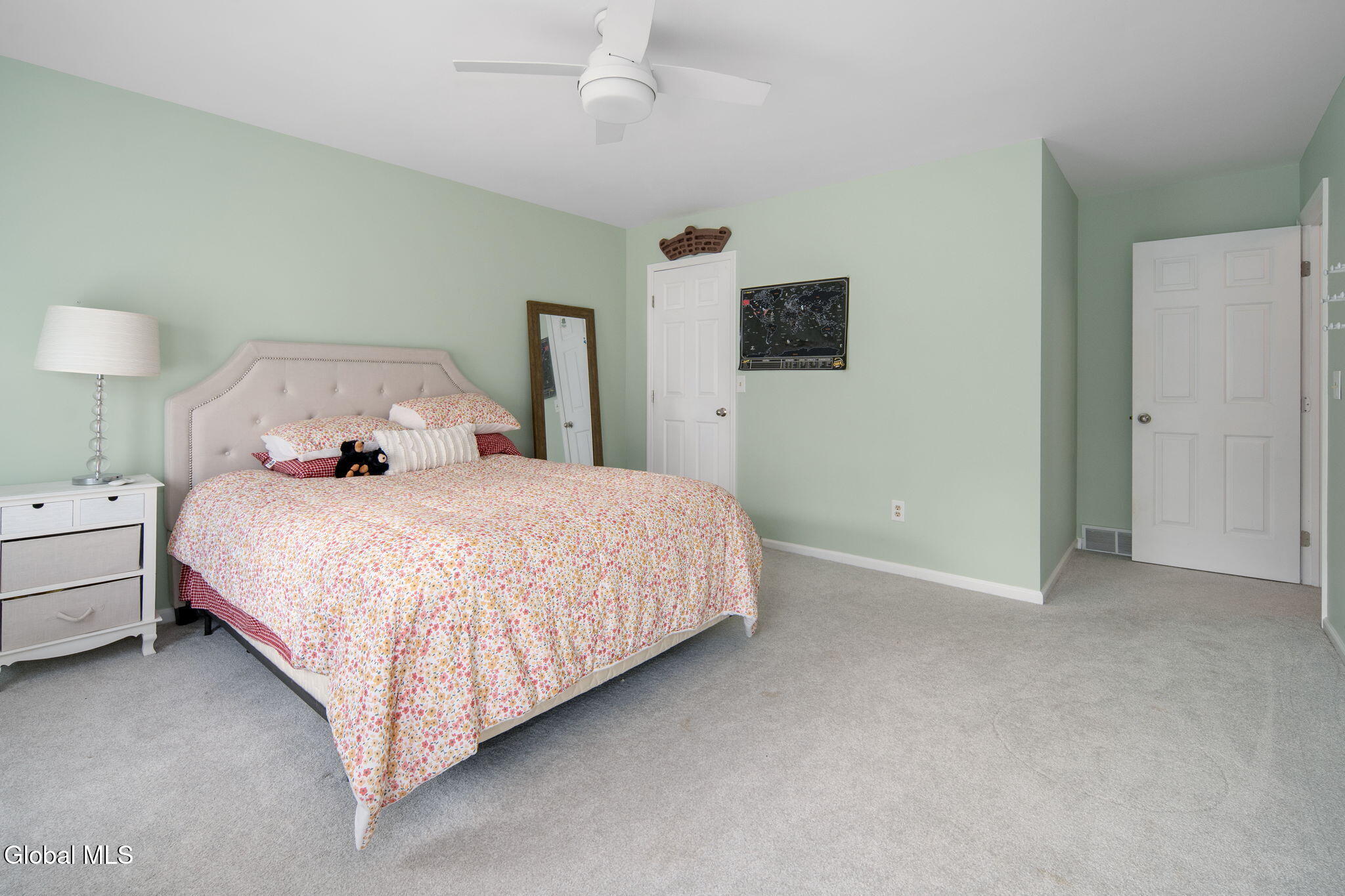 18 Hiawatha Drive Clifton Park NY 12065