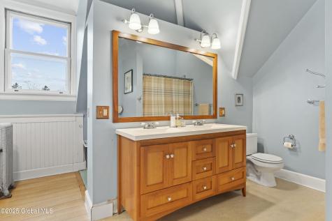 16 W Main Street Cambridge NY 12816