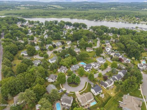 12 Flying Dutchman Way Saratoga Springs NY 12866