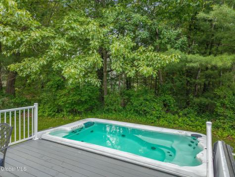 12 Flying Dutchman Way Saratoga Springs NY 12866