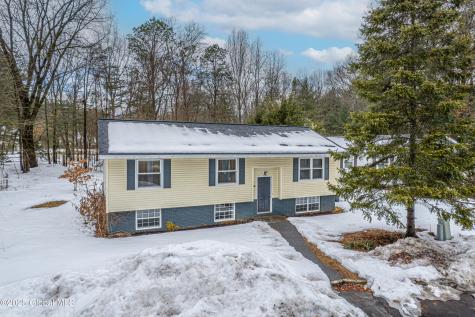 41 Pheasant Court Saratoga Springs NY 12866