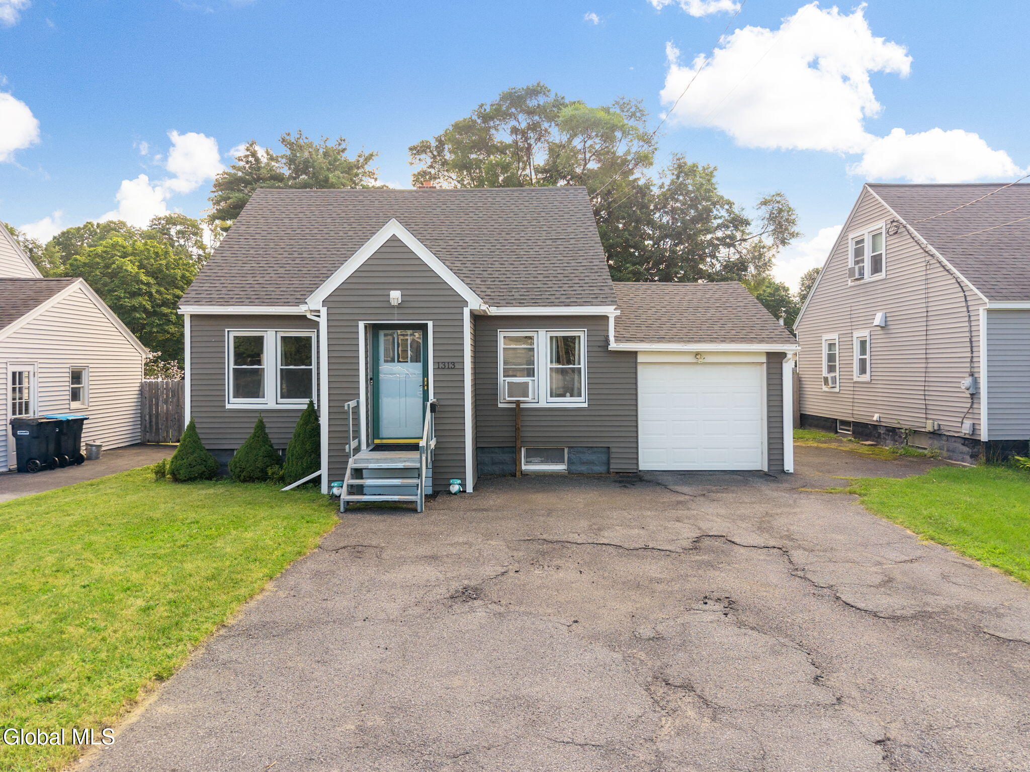 1313 Palma Avenue Schenectady NY 12306