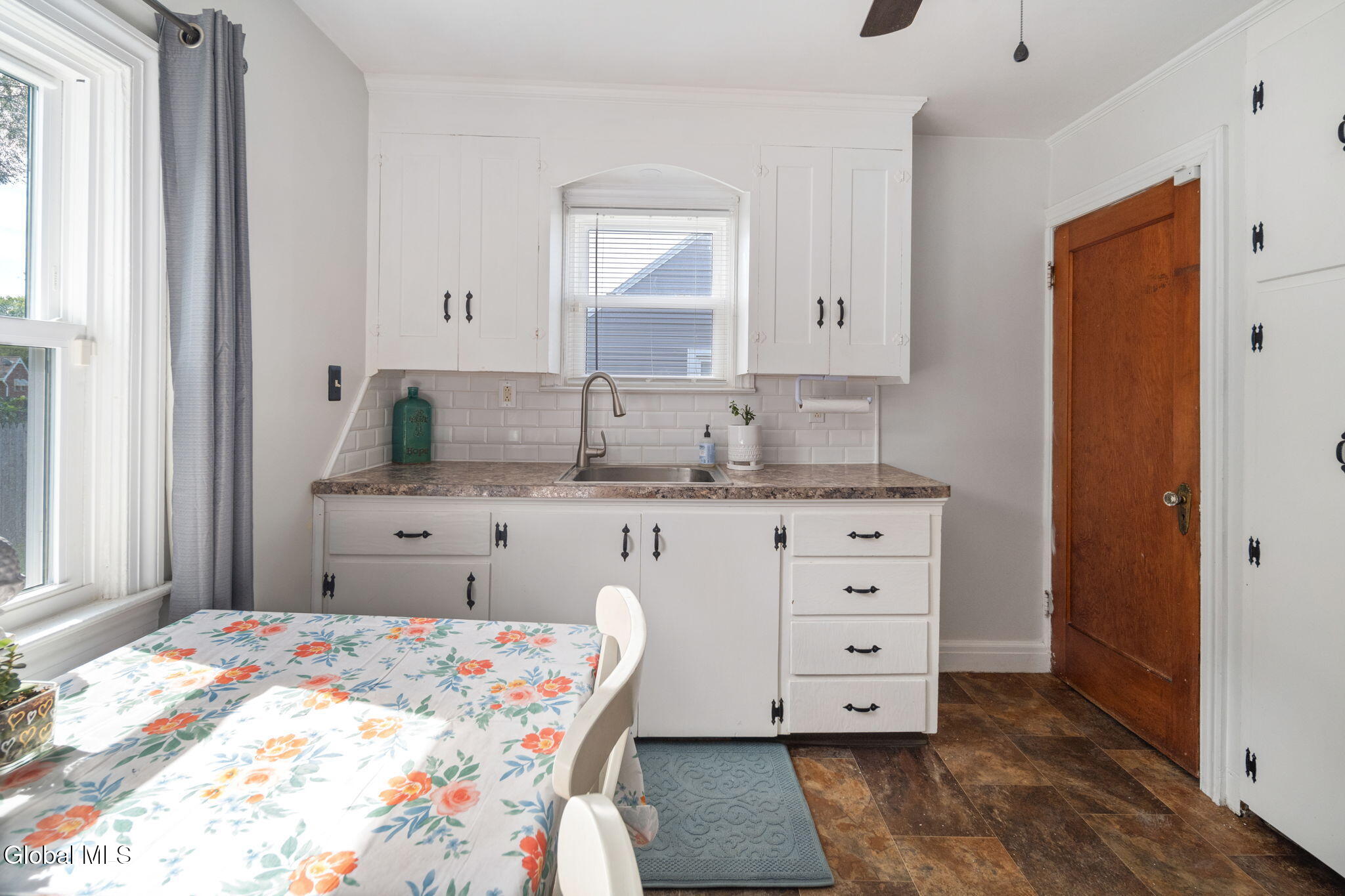 1313 Palma Avenue Schenectady NY 12306