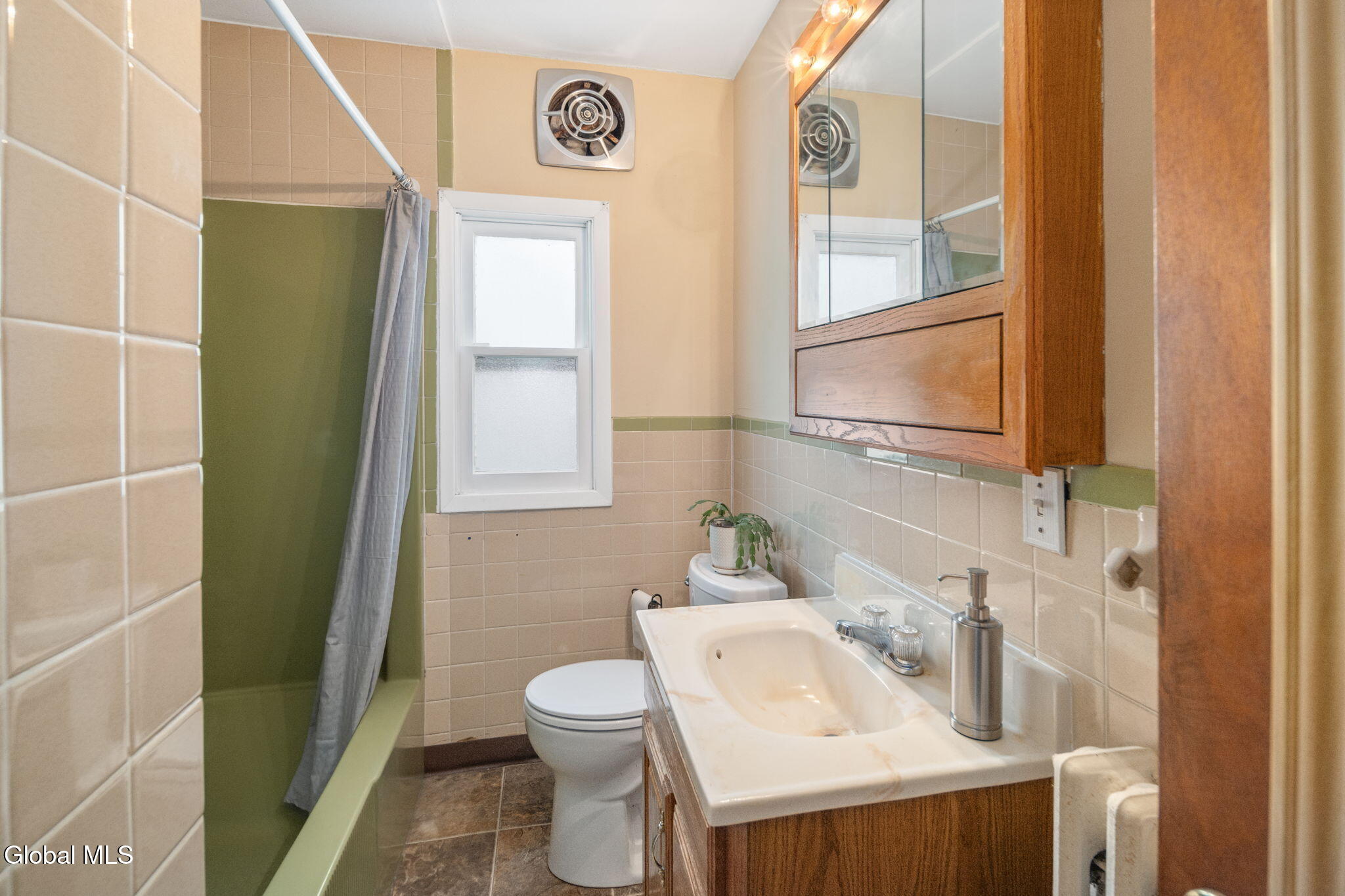 1313 Palma Avenue Schenectady NY 12306