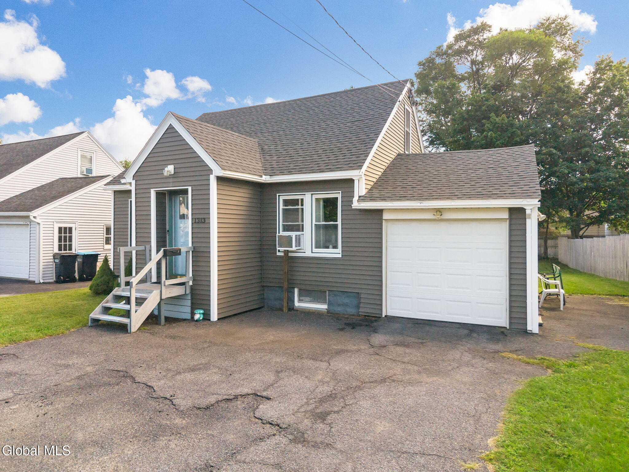 1313 Palma Avenue Schenectady NY 12306