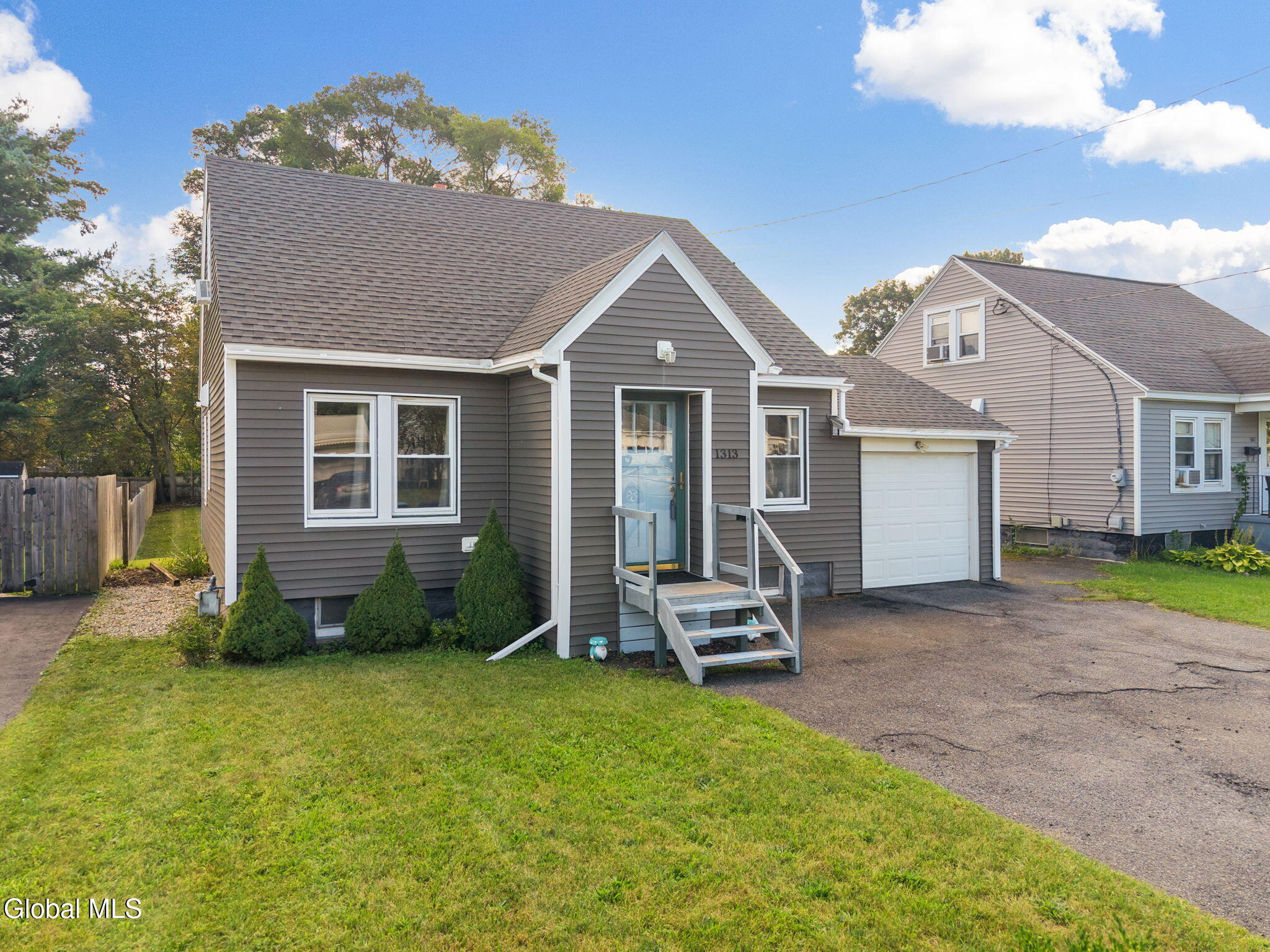 1313 Palma Avenue Schenectady NY 12306