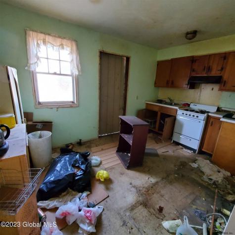 3323 Mcdonald Avenue Schenectady NY 12304