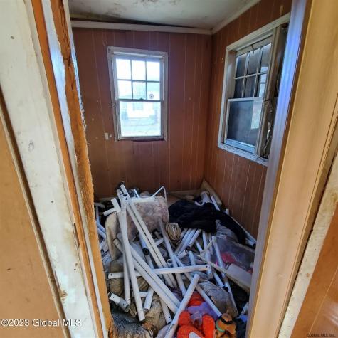 3323 Mcdonald Avenue Schenectady NY 12304